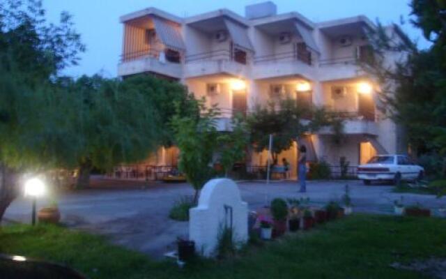 Apartments Skardoutsou