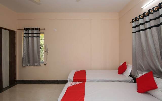 OYO 13554 Hotel Buttercouch