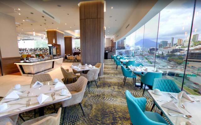 Safi Royal Luxury Metropolitan