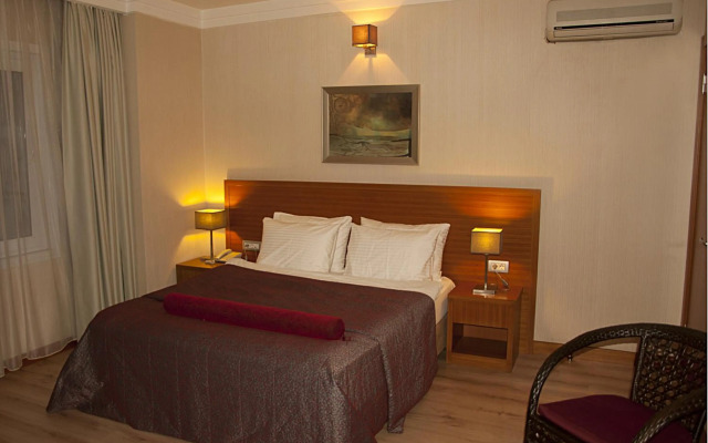 Island Hotel