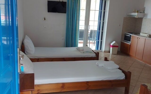 Matina Apartments Tyros