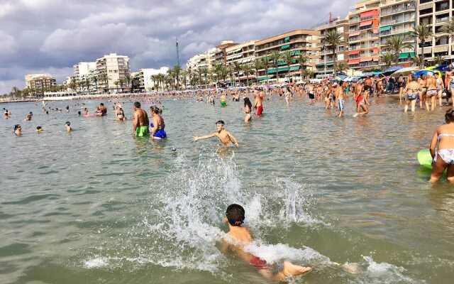 Sunny Holiday Apartment