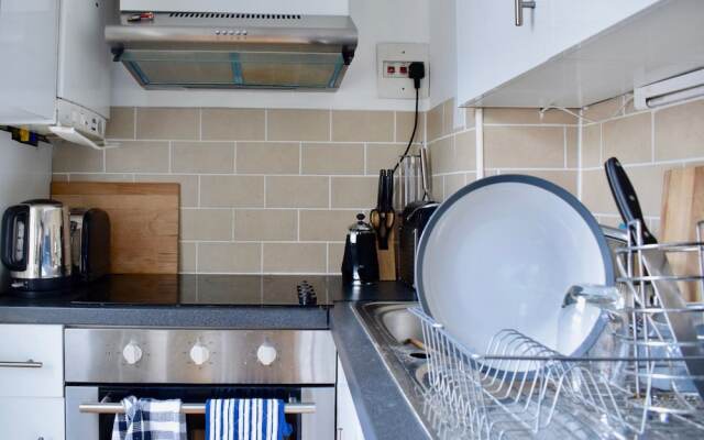 Bright 1 Bedroom Flat By Baker Street