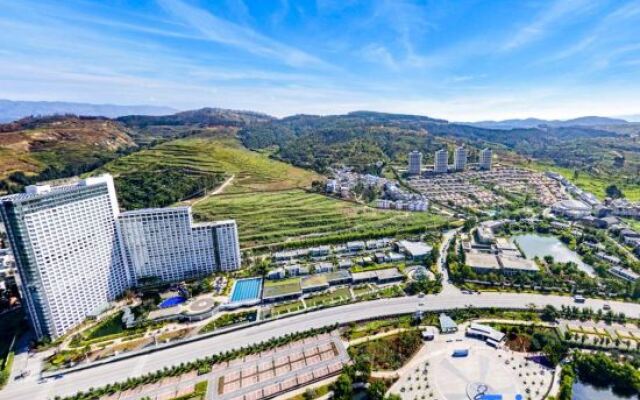 Fuxian Lake Junlin Holiday Hotel