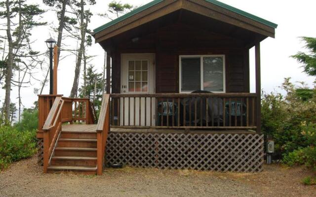 Pio Pico Camping Resort One-Bedroom Cabin 14