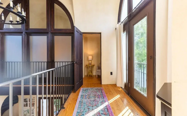 Perfect Location in Downtown Charleston