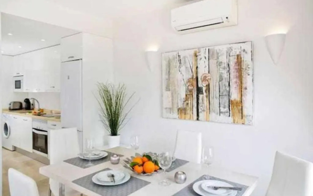 BEST LOCATION apartment in MARBELLA. BEACHFRONT!!