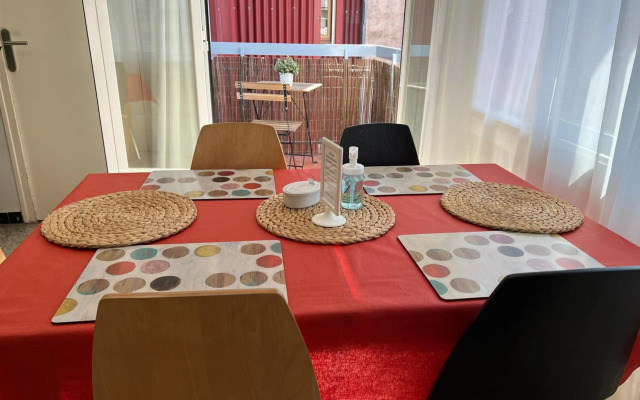 Sunny and Quiet Sagrada Familia