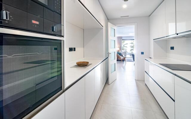 LAE9.1I- Apotel Estepona Hills by roomservices