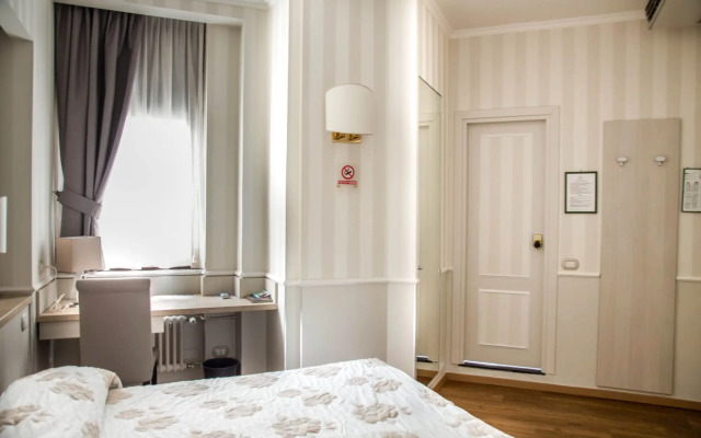 Hotel Flora