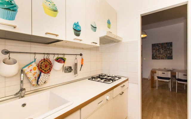 Mm Dante Colorful Apartment