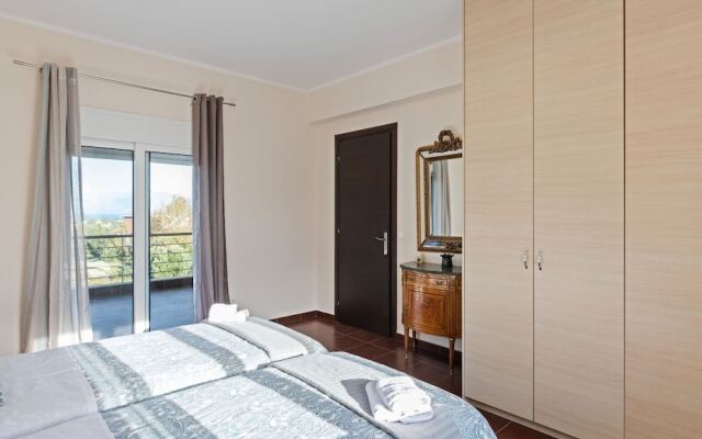 Inviting Holiday Home in Chalkida with Terrace