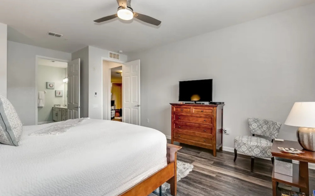 Miranda's Gem Deluxe 3 Bedroom Condo by RedAwning