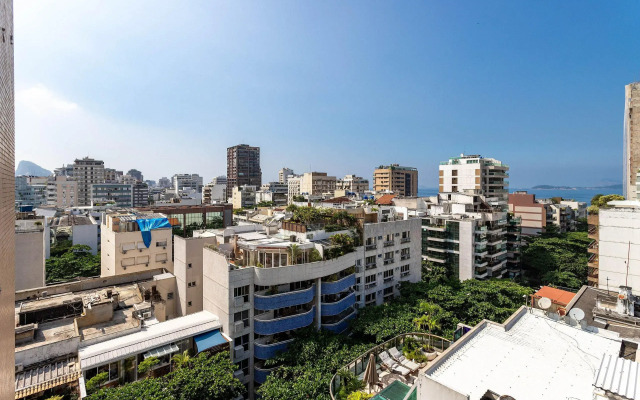 (902-B) Studio com Vista Mar e Comodidades