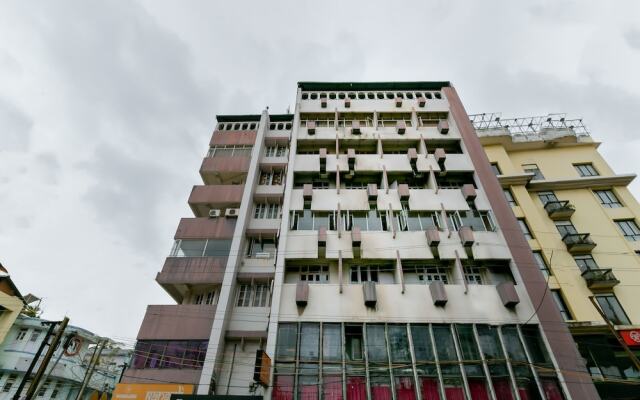 OYO 15247 New Woodlands Hotel