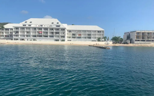 Grand Studio « Blue Sunset » mer, plage, piscine.