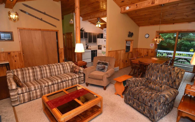 Pineview 3 Bedrooms 2 Bathrooms Condo