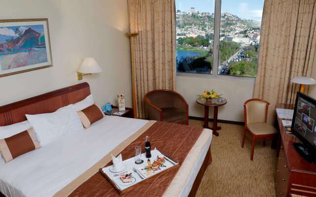 Carlton Hotel