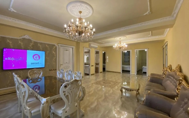 Al Sheikh 5 Bedroom Luxury Apartment 1