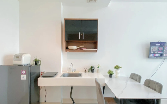 Spacious And Modern Studio Apartment Tree Park City Bsd