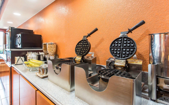 Studios & Suites 4 Less Charlotte