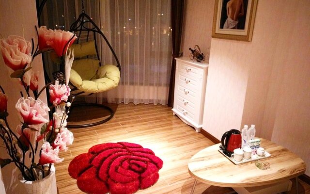 Sea & Cloud Themed Hotel