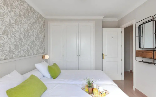 Belvilla by OYO Chalet Santa Ana 15