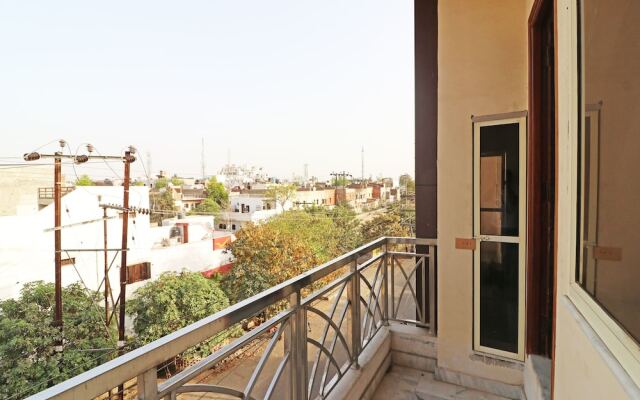 Oyo 13136 Hotel Taj Ansh 2