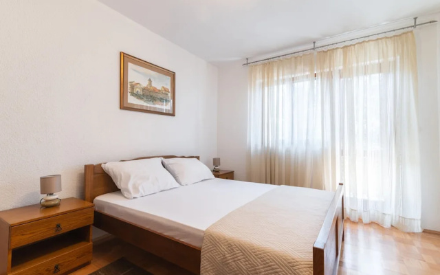 Seafront Spacious Apartment Spazzio