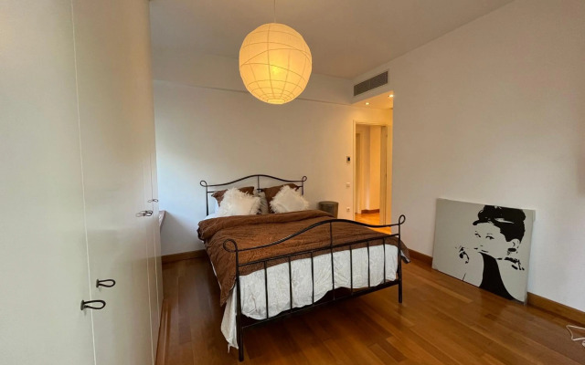 Ultra-Modern Living, Luxe 4BR with Private Outdoor Pool