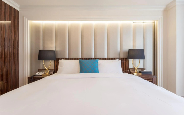 Charis Hotel