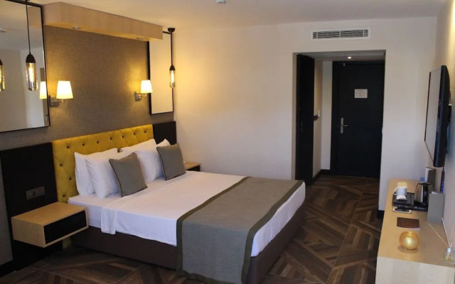 Enki Royal Cesme Hotel