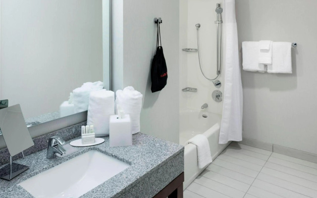 Courtyard by Marriott Richmond Downtown