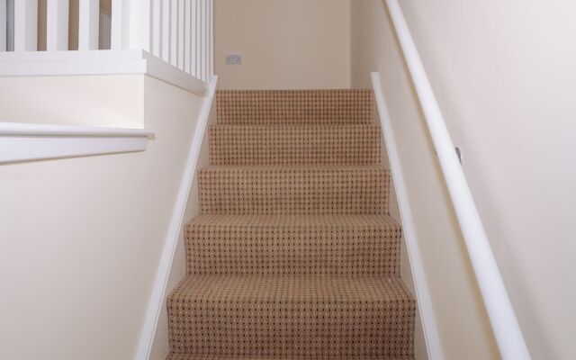 Elforma - Tudsbery House