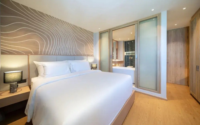 Sea View Chic Design 2BR Karon Condo 16C