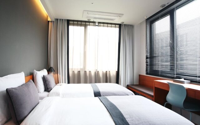 Seoul Hotel ShinShin Myeongdong