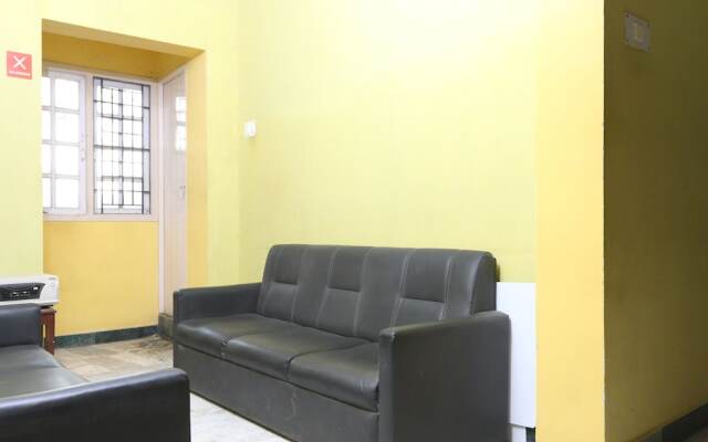 OYO 11661 Krishna Park