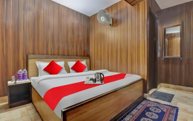 OYO 92514 Savitri Hotel Nand Palace