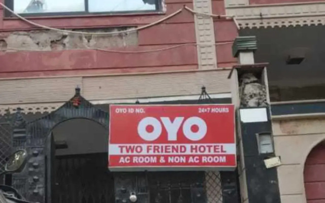 Oyo 80596K Two Friends Hotel