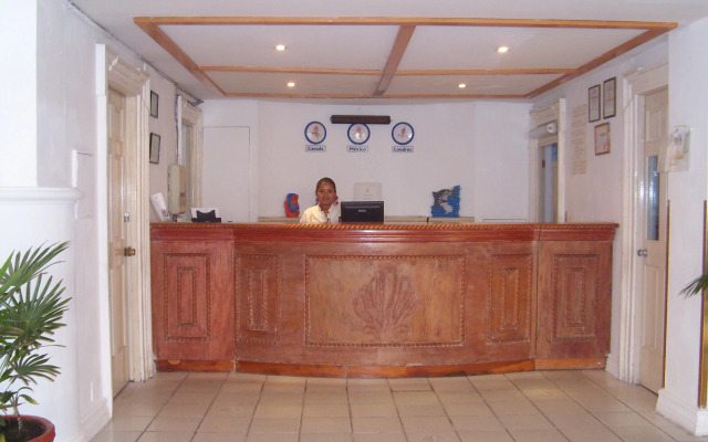 Maralisa Hotel and Beach Club