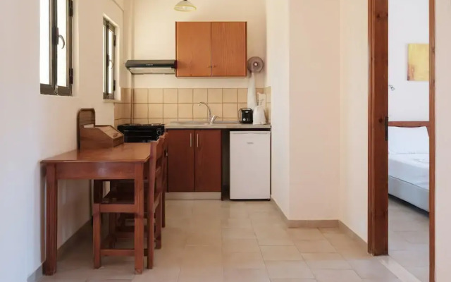 Canal d'Amour Makris Apartments