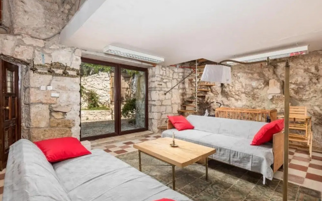 Villa Cave Romana