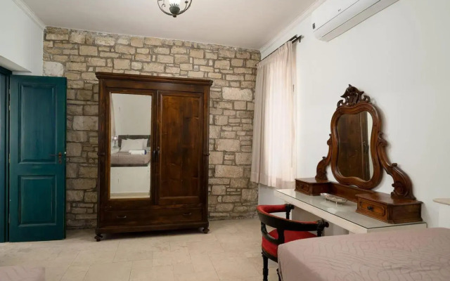 Orelia Cretan Villas & Deluxe Apartments
