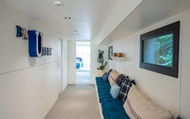 Péniche Carpe Diem La Rivière House