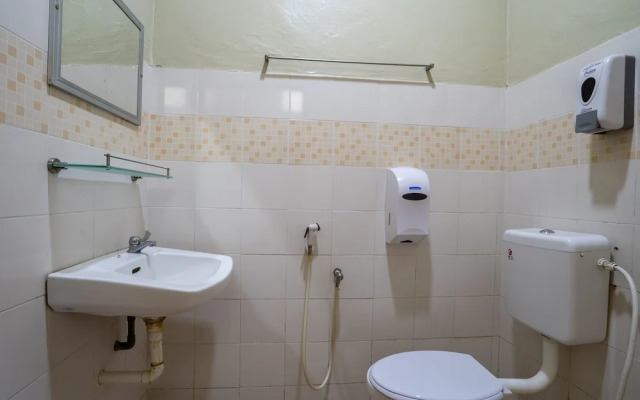 OYO 90585 D Pearl Hotel