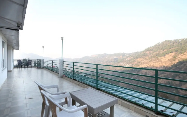 OYO 12185 Home Wayside Villa 3BHK Apartment Kasauli