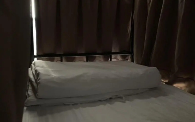 Free & Slow - Hostel