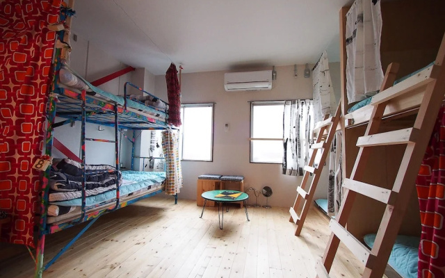 Cocoroom Guesthouse Cafe and Garden - Hostel