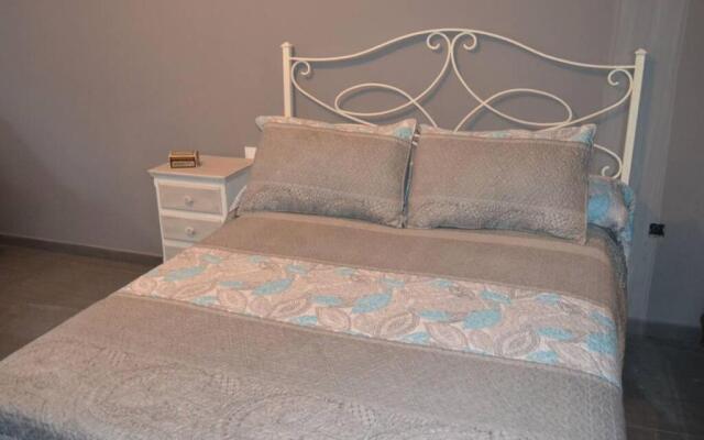 Apartamentos NayDa Gran casa con piscina