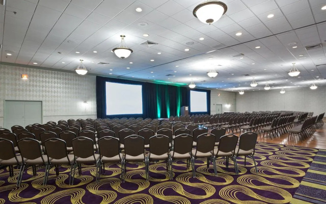 Radisson Rochester Riverside